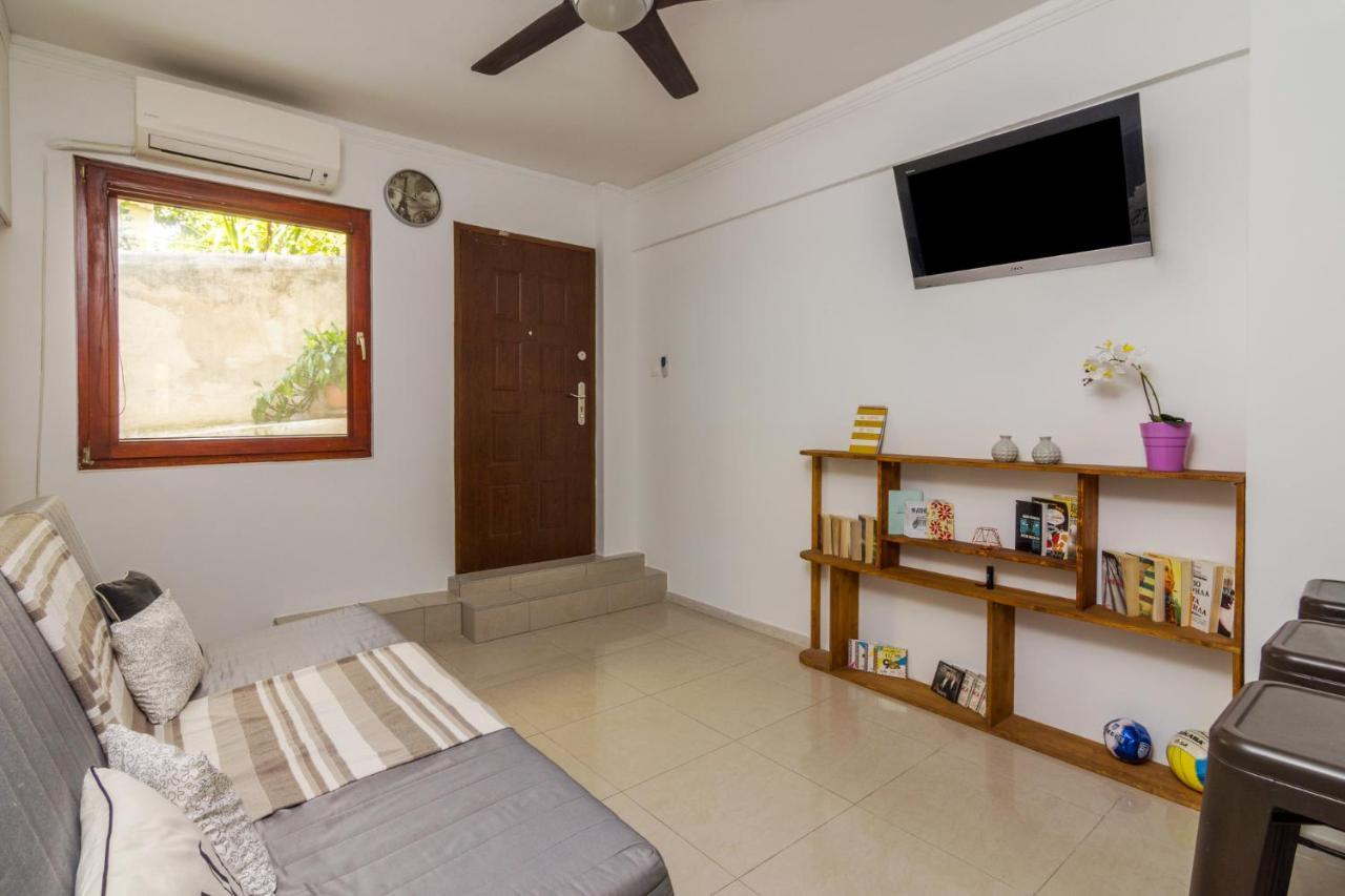 Comfy Apartment Close To Floisvos Beach Athens Ngoại thất bức ảnh